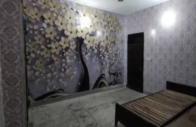 White House Hostel